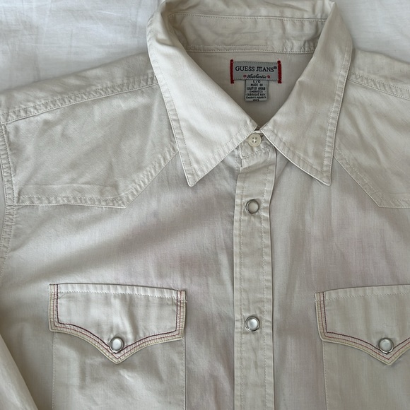 Guess large tan button down with red embroidered details on sides and back - Picture 2 of 5